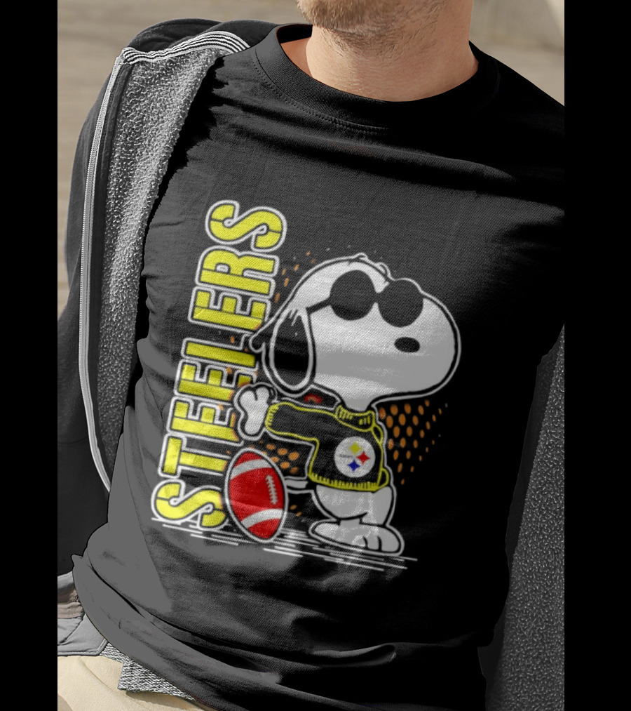 Steelers Snoopy Football Sunglasses Sports T-Shirt