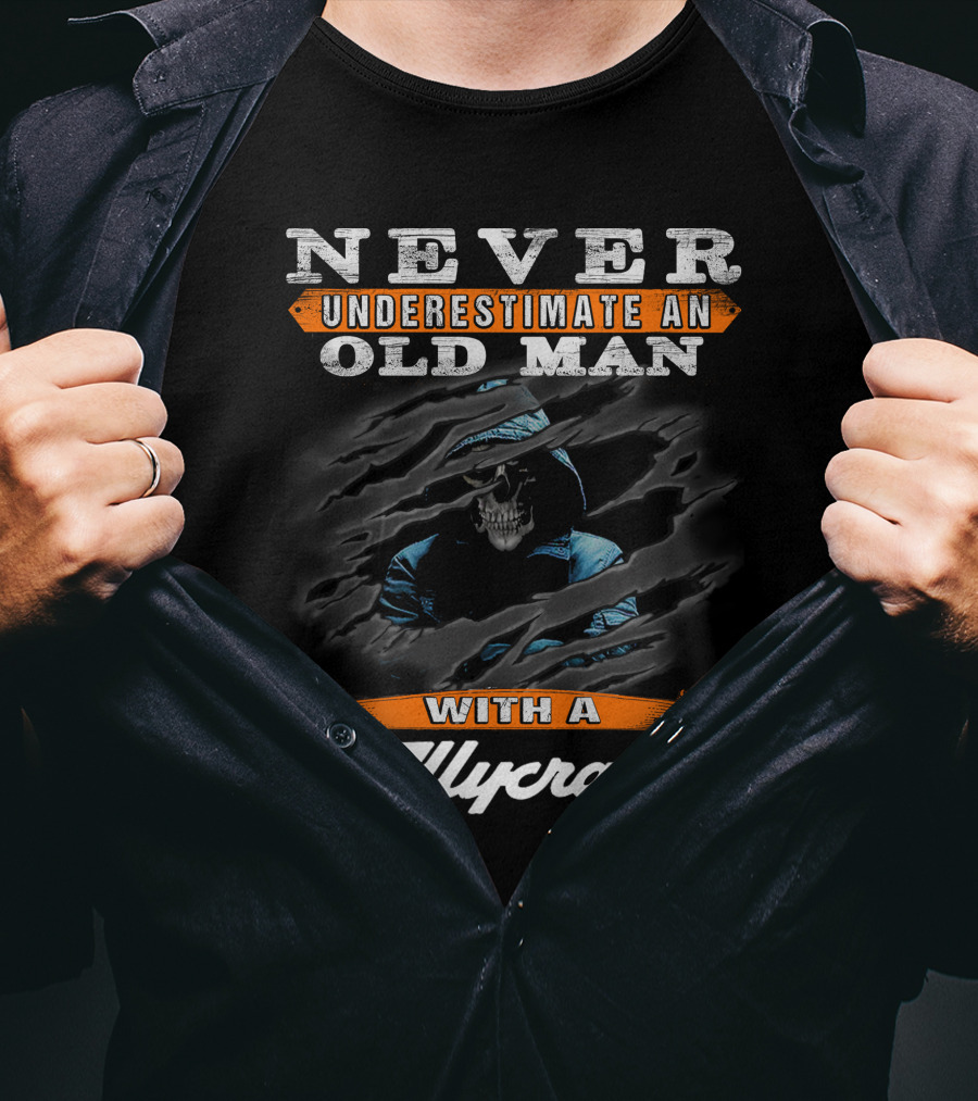Never Underestimate An Old Man With A Tollycraft Boat T-Shirt