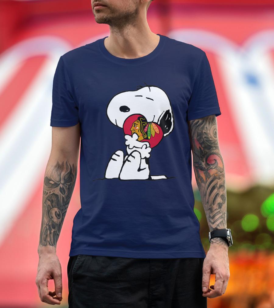 Snoopy Hugging Chicago Blackhawks Hockey T-Shirt