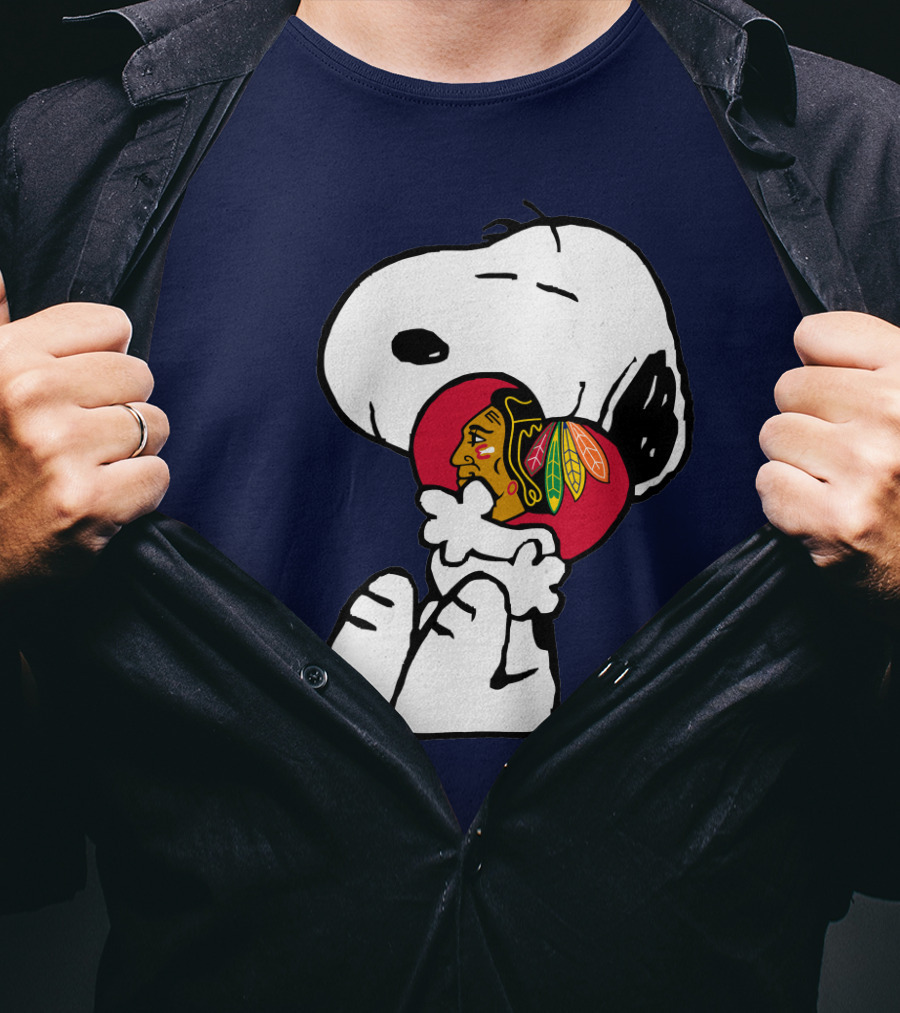 Snoopy Hugging Chicago Blackhawks Hockey T-Shirt