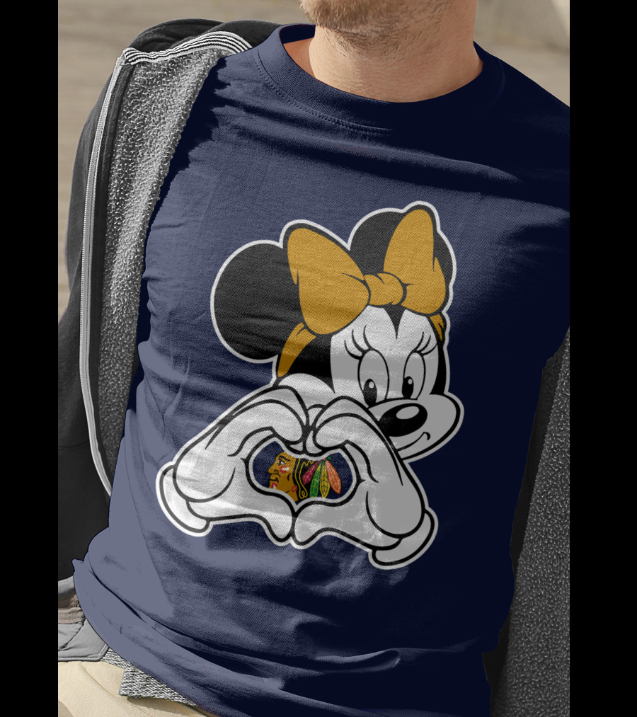 Minnie Mouse Hand Heart Chicago Blackhawks T-Shirt