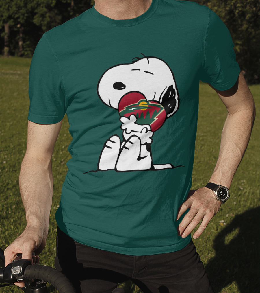 Minnesota Wild Snoopy Hugging Heart T-Shirt