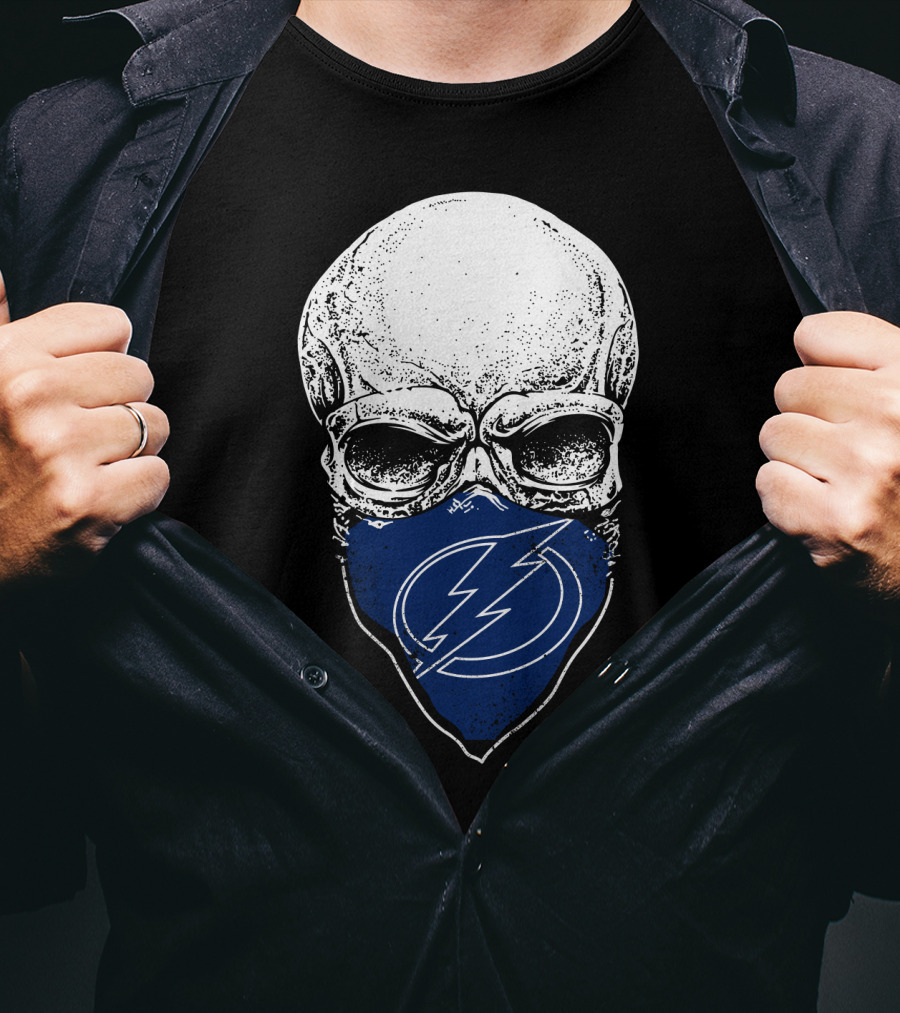 Tampa Bay Lightning Skull Bandana Hockey Fan T-Shirt