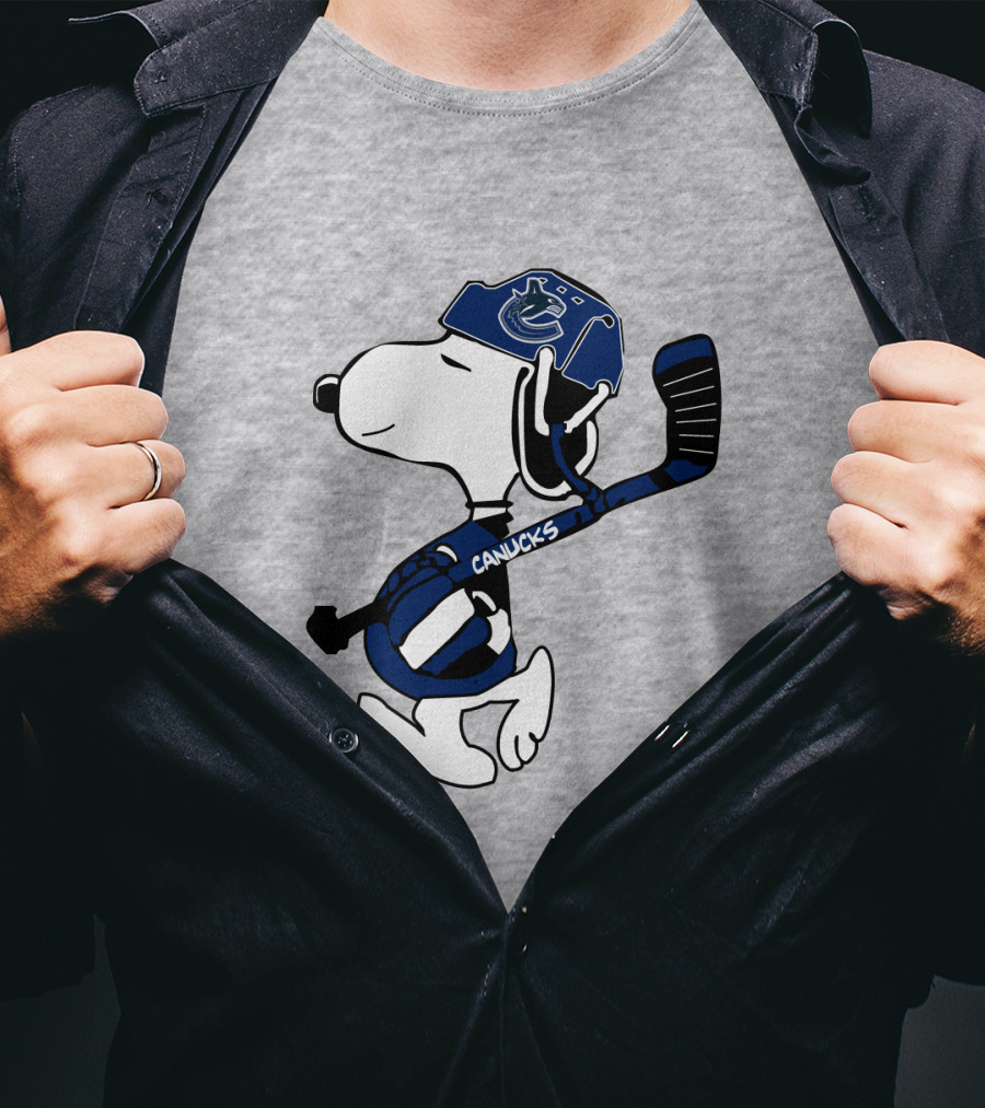 Vancouver Canucks Snoopy Hockey Player T-Shirt