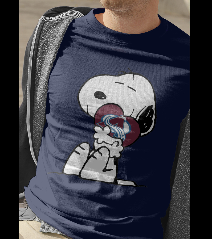 Snoopy Holding Colorado Avalanche Heart T-Shirt