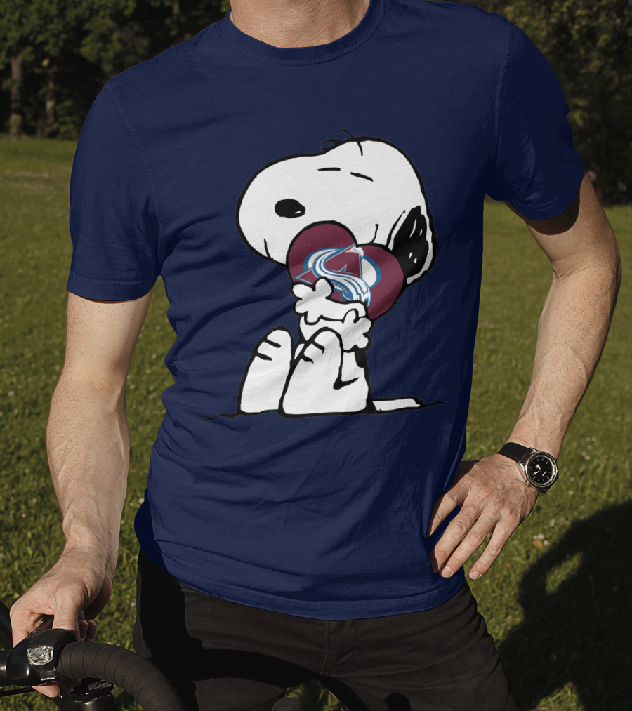 Snoopy Holding Colorado Avalanche Heart T-Shirt
