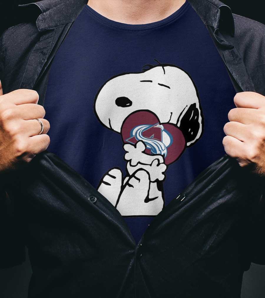 Snoopy Holding Colorado Avalanche Heart T-Shirt