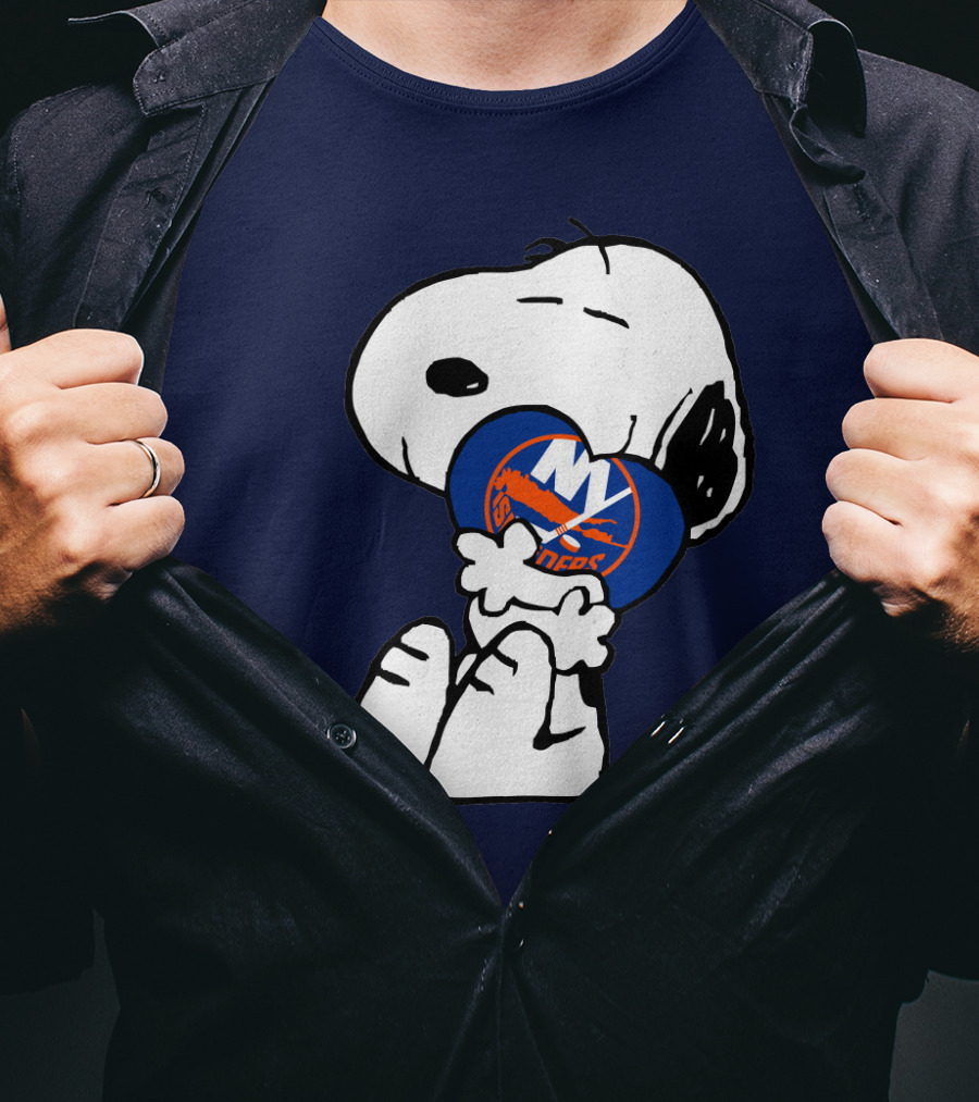 Snoopy Hugging New York Islanders Hockey T-Shirt