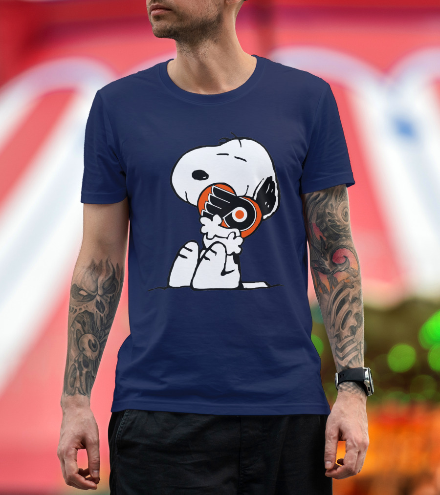 Snoopy Holding Philadelphia Flyers T-Shirt