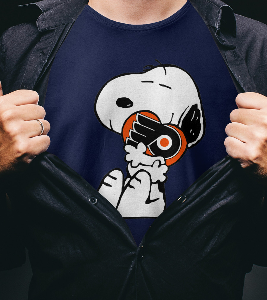 Snoopy Holding Philadelphia Flyers T-Shirt