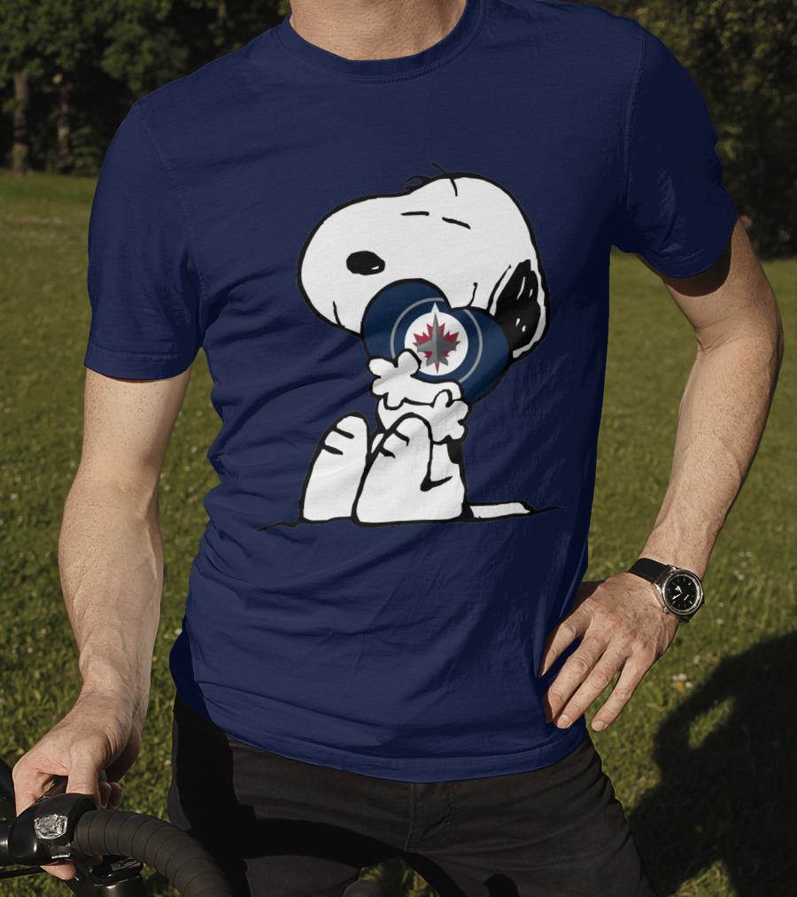 Snoopy Holding Winnipeg Jets Heart T-Shirt