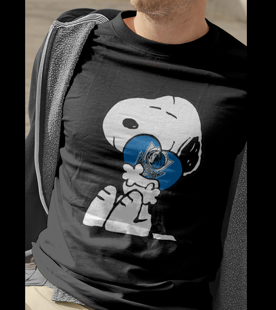 Snoopy Hugging Dallas Mavericks T-Shirt