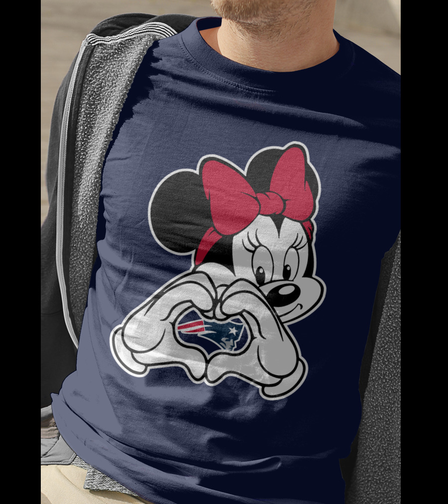 Minnie Mouse Heart Hands New England Patriots T-Shirt