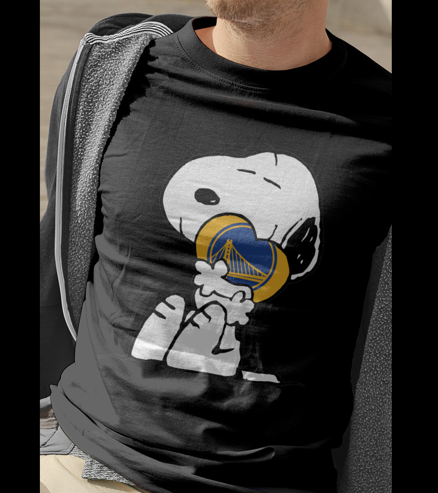Golden State Warriors Snoopy Hugging Heart With Bridge T-Shirt