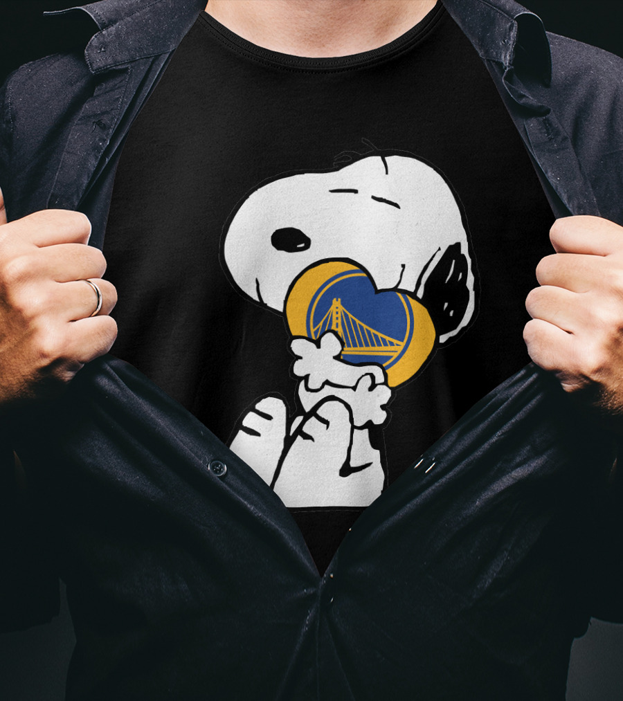 Golden State Warriors Snoopy Hugging Heart With Bridge T-Shirt