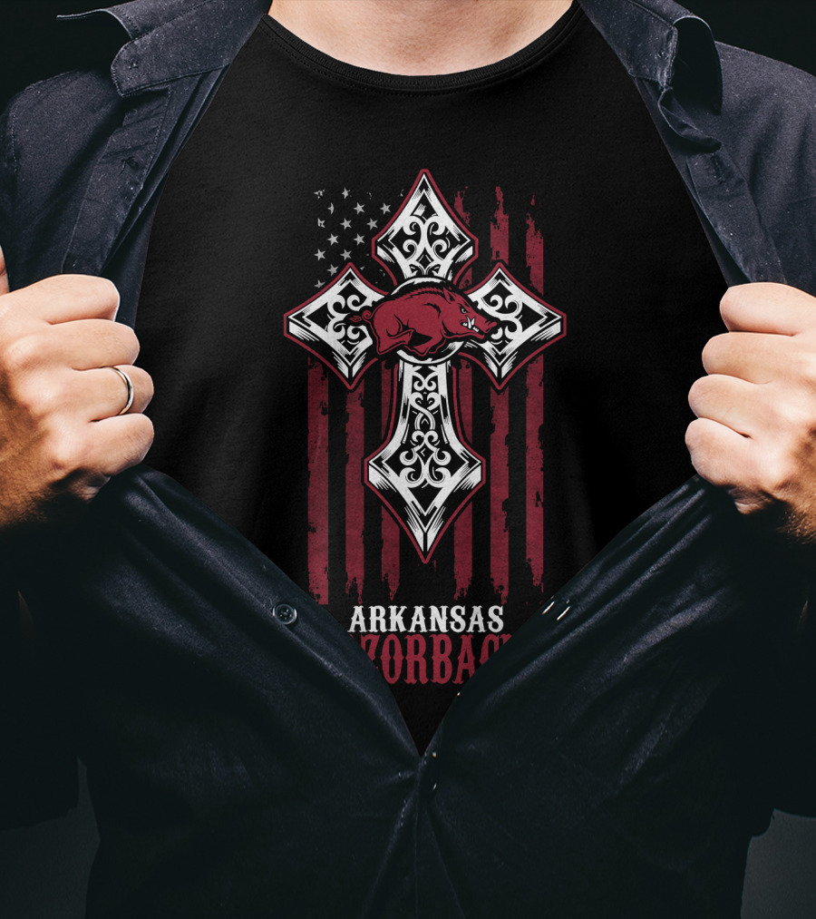 Arkansas Razorbacks Cross And American Flag Theme T-Shirt
