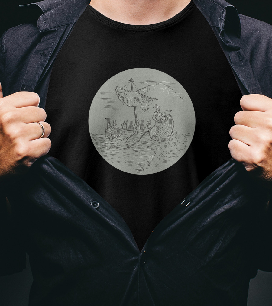 Ancient Greek Trireme Warship Sailing Scene In Circle T-Shirt