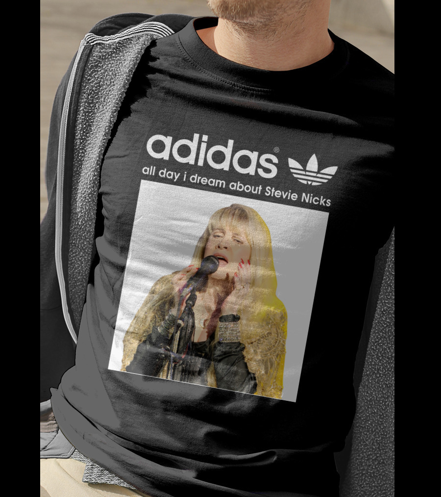 Style FM 26 Fleetwood Mac Vocalist Performance T-Shirt