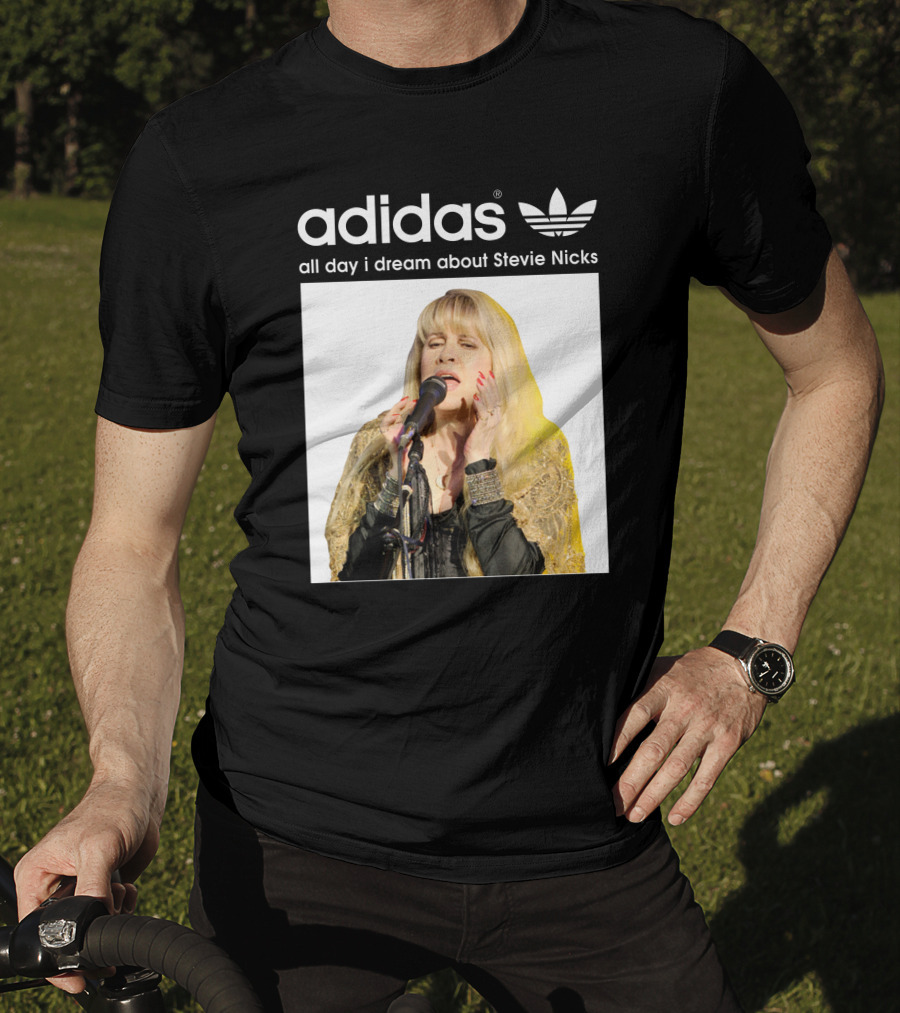 Style FM 26 Fleetwood Mac Vocalist Performance T-Shirt