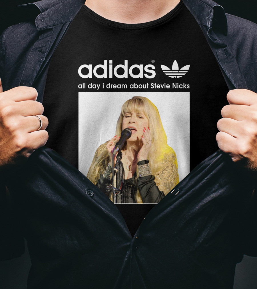 Style FM 26 Fleetwood Mac Vocalist Performance T-Shirt