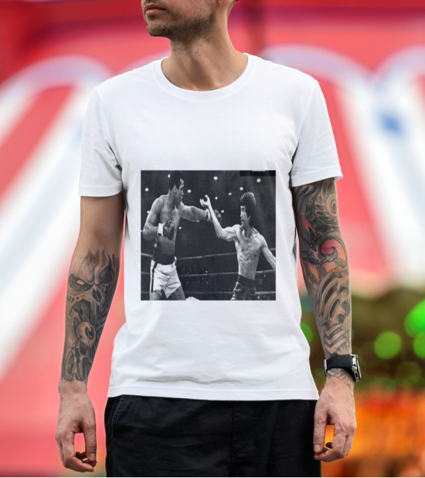 Premium T-Shirt: Bruce Lee vs Ali Iconic Fight Showdown T-Shirt Bruce Lee vs Ali Iconic Fight Showdown T-Shirt