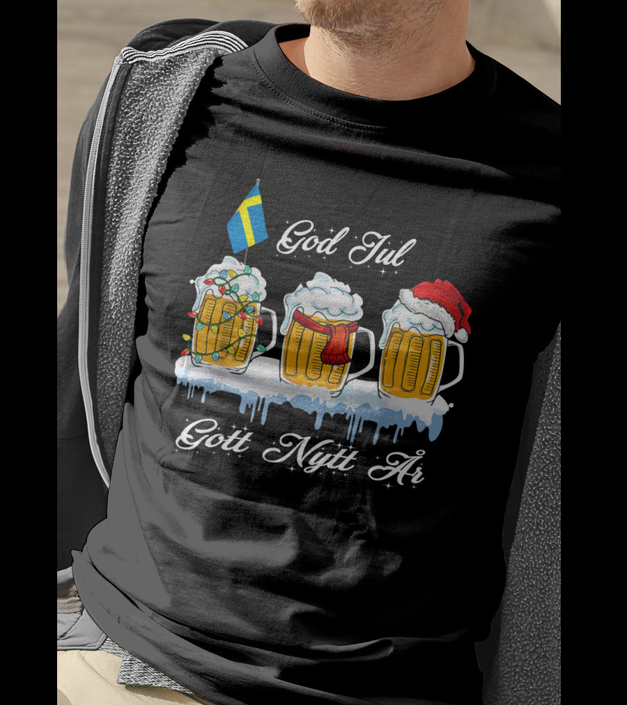 God Jul Gott Nytt År Swedish Christmas Beer Mugs With Santa Hat And Flag T-Shirt