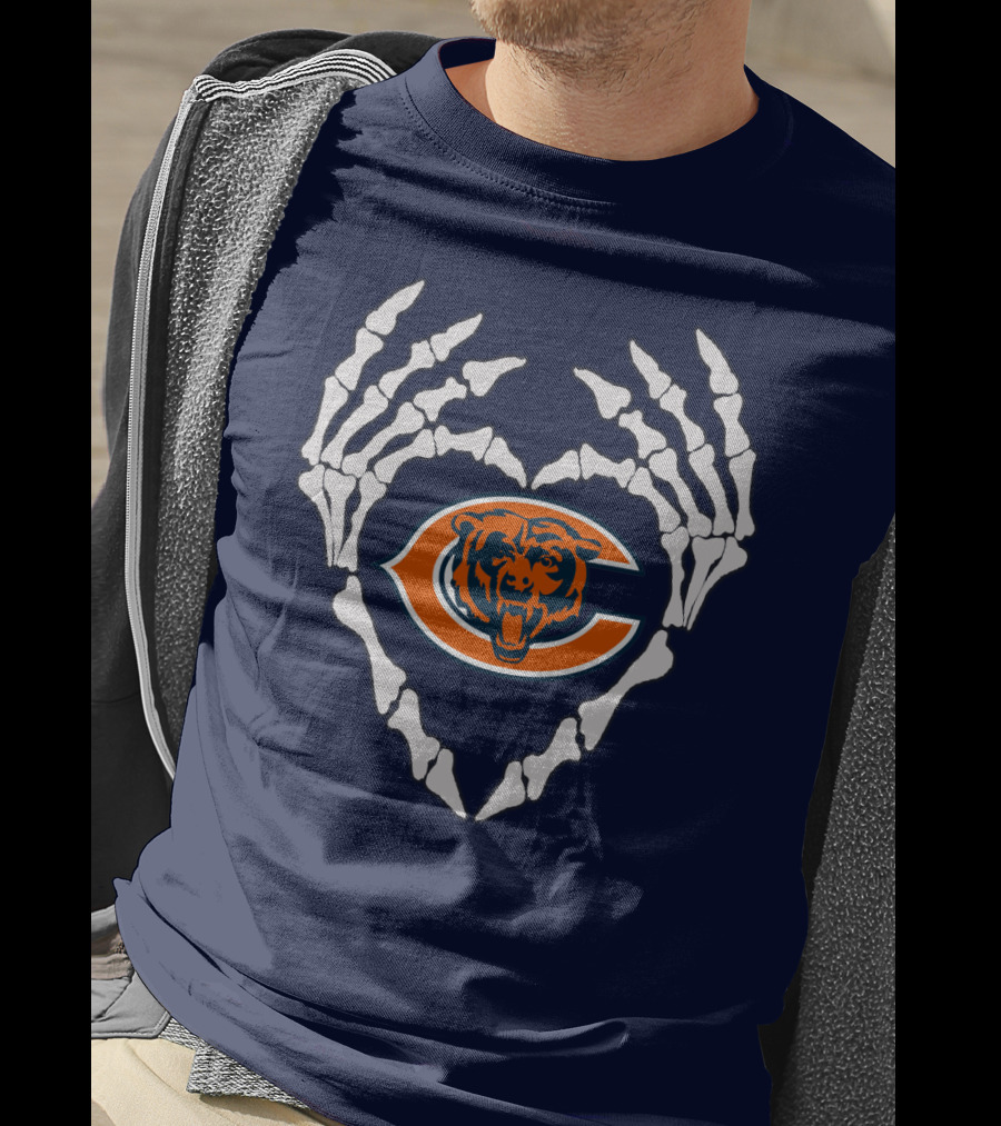 Chicago Bears Skeleton Hands Heart T-Shirt