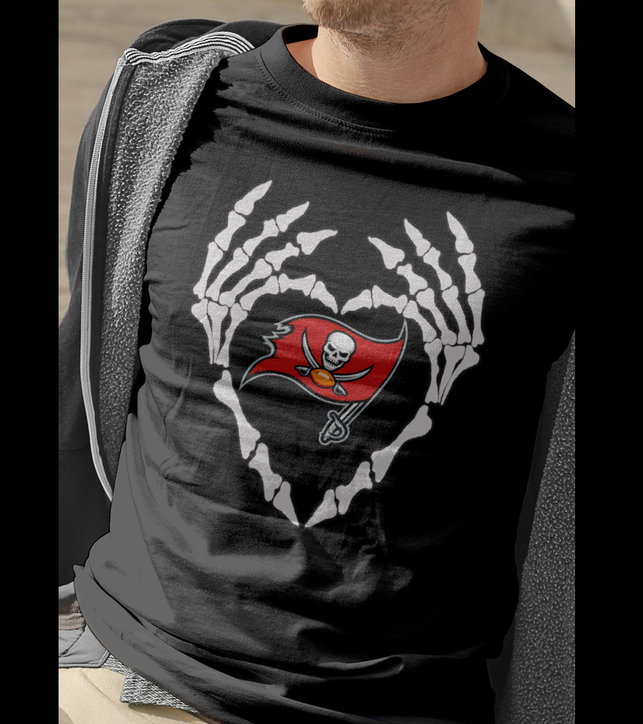 Skeleton Heart With Buccaneers Flag T-Shirt