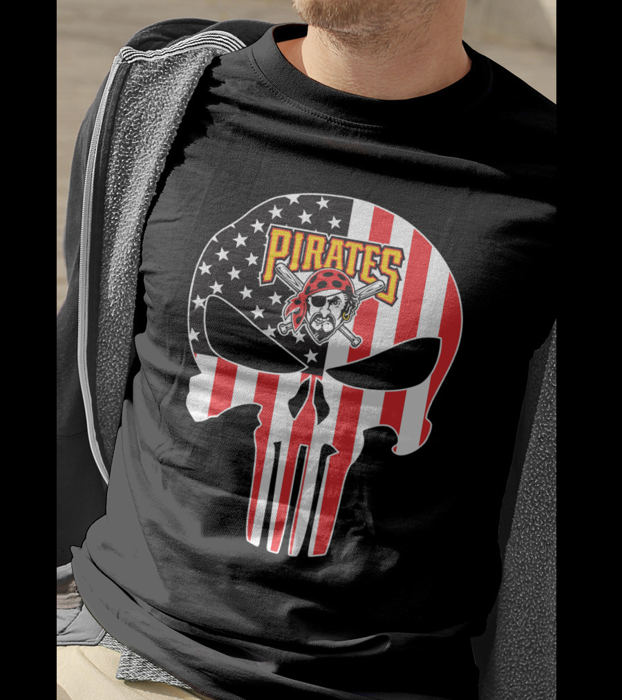 Pirates Skull American Flag T-Shirt