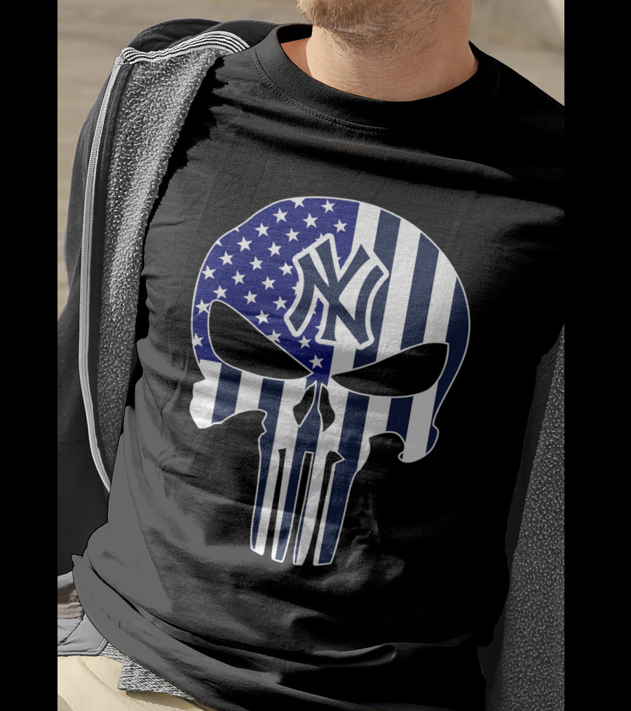 New York Yankees Skull With American Flag T-Shirt