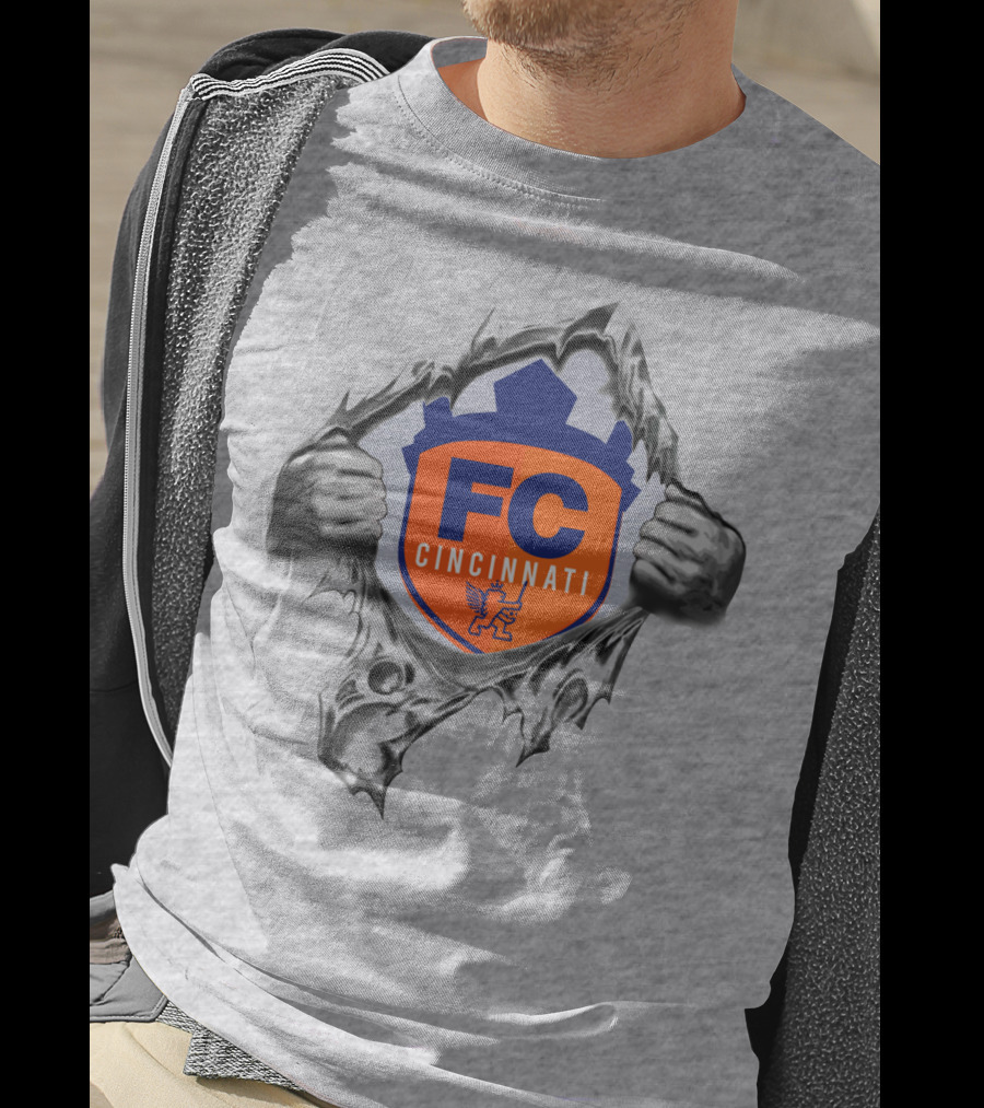 Fc Cincinnati Shield With Tearing Hands Motif T-Shirt