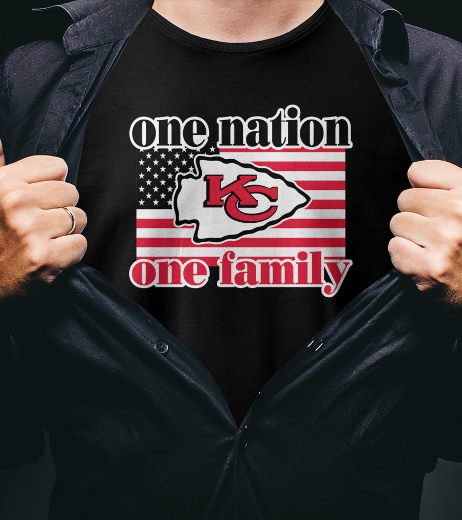 One Nation One Family Kansas City Chiefs Usa Flag T-Shirt