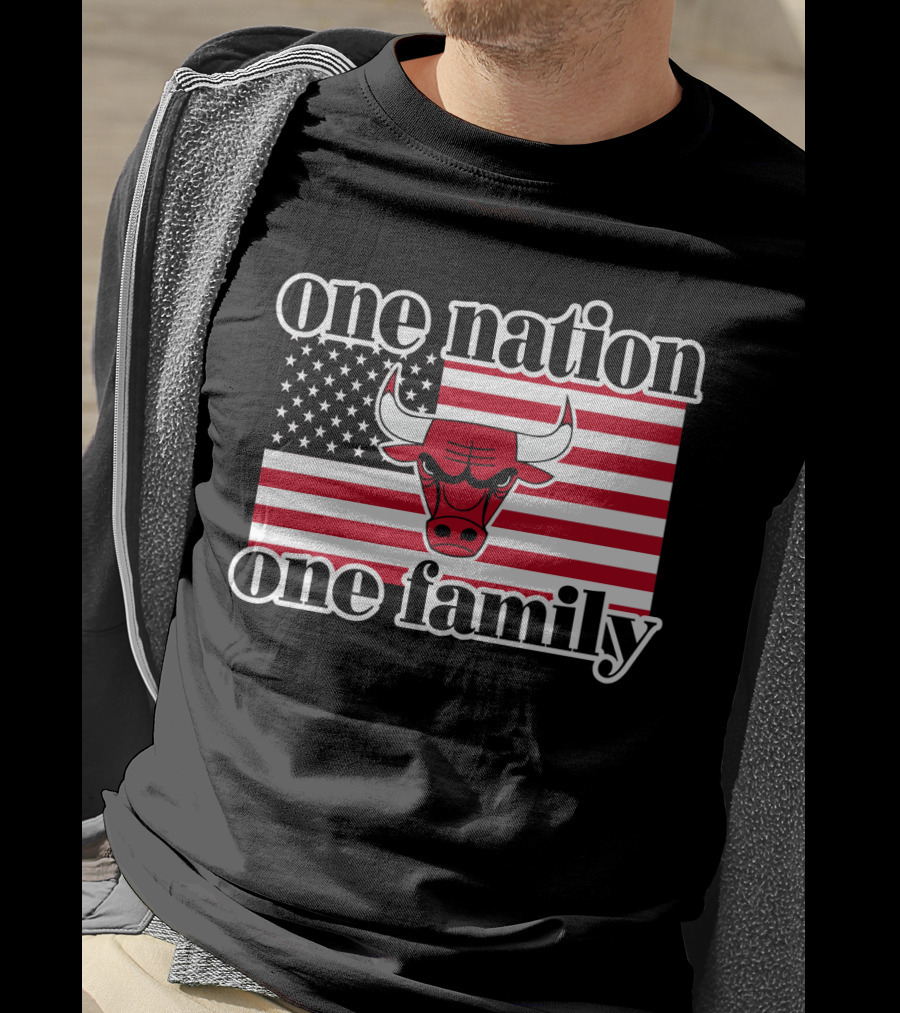 One Nation One Family Chicago Bulls 1985 Usa Flag T-Shirt