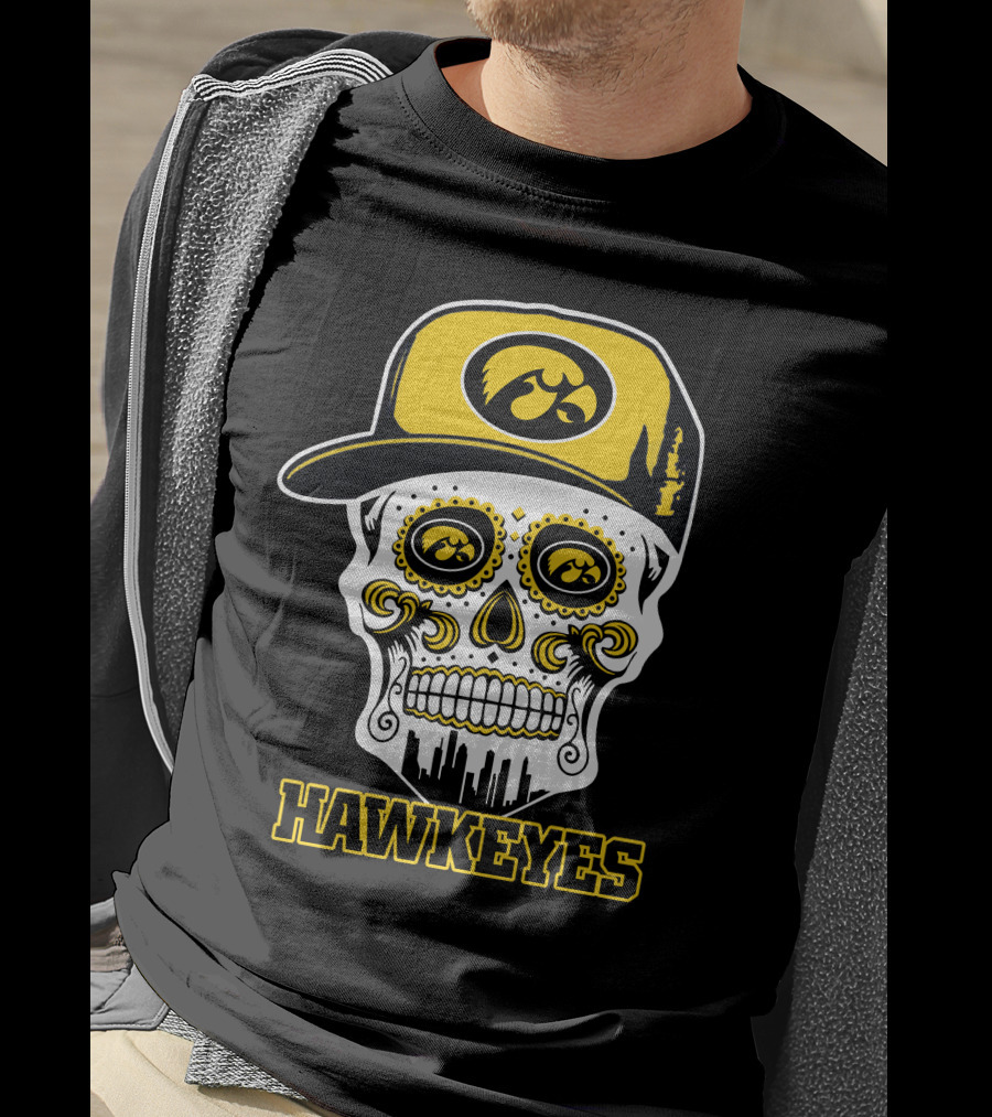 Iowa Hawkeyes Skull With Cap And City Skyline T-Shirt