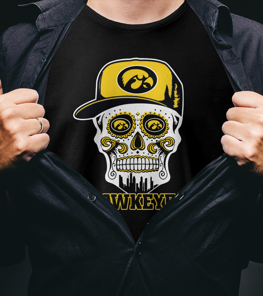 Iowa Hawkeyes Skull With Cap And City Skyline T-Shirt