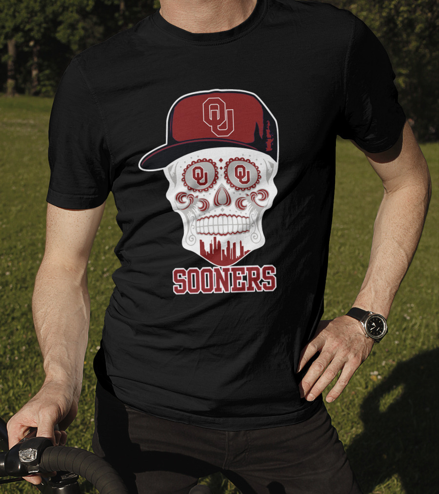 Oklahoma Sooners Skull Ou Hat T-Shirt