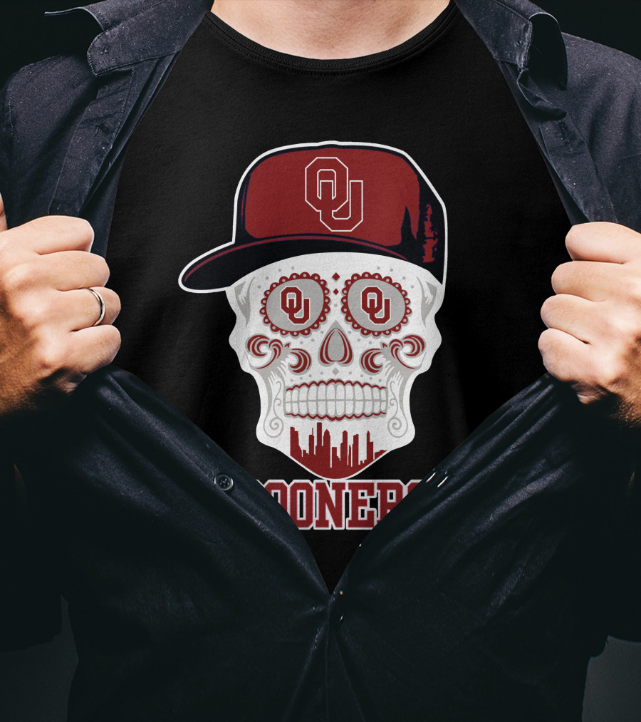 Oklahoma Sooners Skull Ou Hat T-Shirt