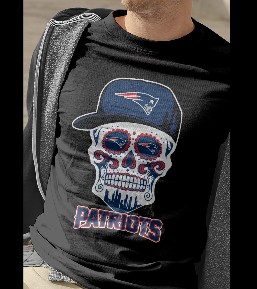 New England Patriots Skull With Hat And Cityscape T-Shirt
