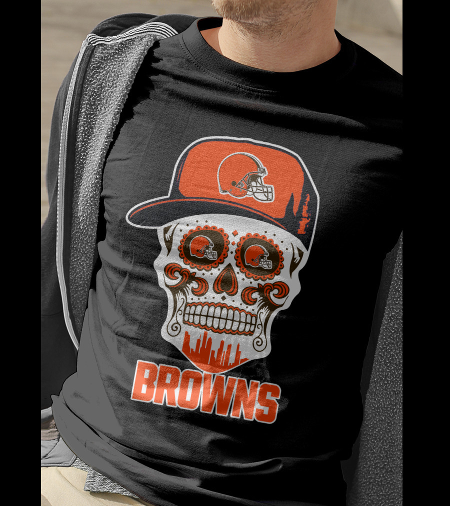 Cleveland Browns Sugar Skull With Orange Helmet And Brow Skyline T-Shirt