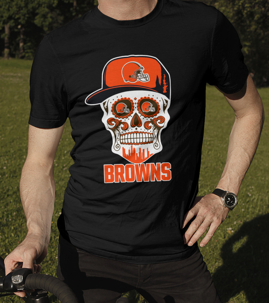 Cleveland Browns Sugar Skull With Orange Helmet And Brow Skyline T-Shirt
