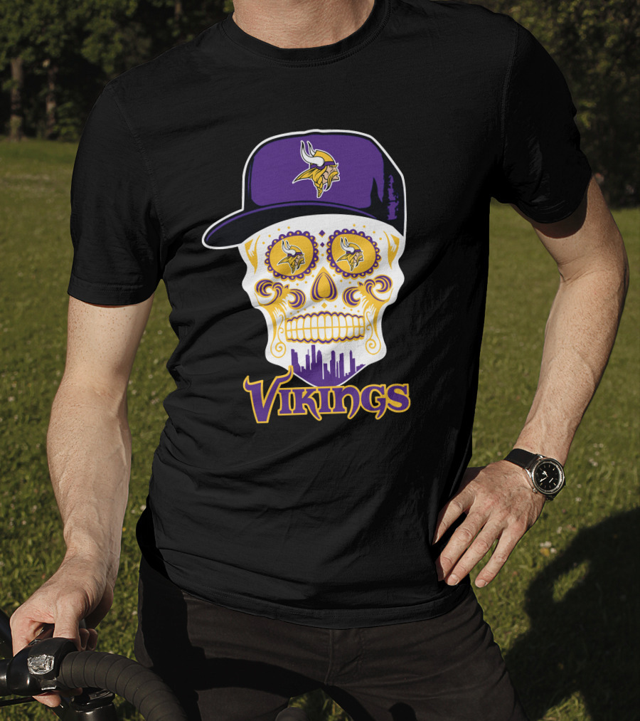 Minnesota Vikings Skull With Purple Hat And City Skyline T-Shirt