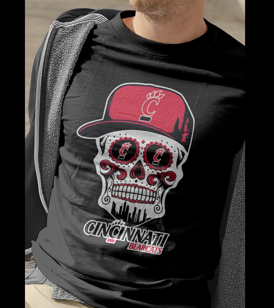 Cincinnati Bearcats Skull With Red Cap And Cityscape Elements T-Shirt