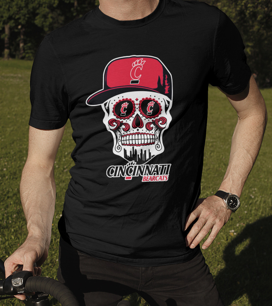 Cincinnati Bearcats Skull With Red Cap And Cityscape Elements T-Shirt