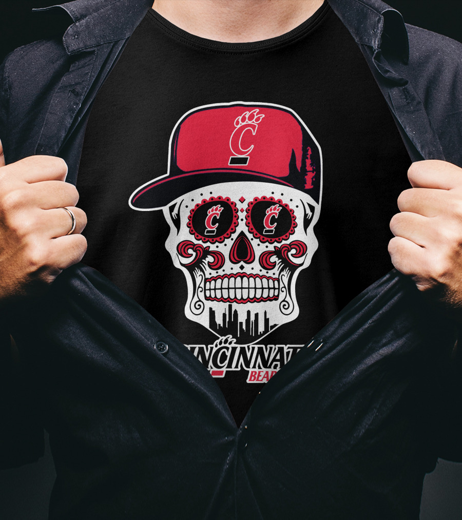 Cincinnati Bearcats Skull With Red Cap And Cityscape Elements T-Shirt