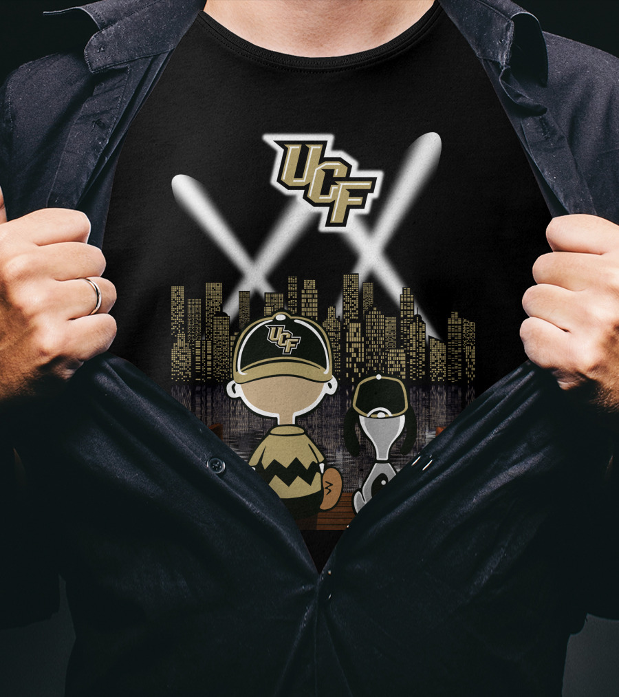 Ucf Knights Nighttime Cityscape Charlie Brown And Snoopy T-Shirt