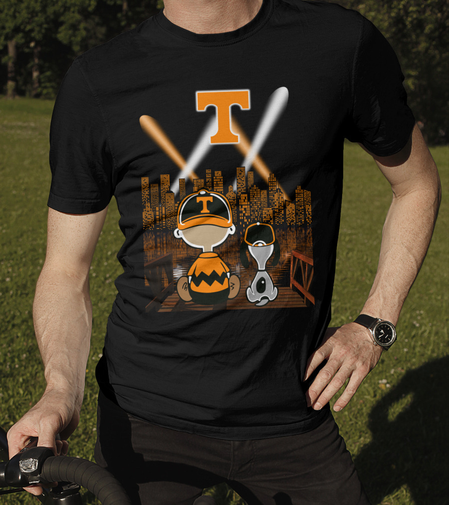 Tennessee Volunteers Snoopy And Charlie City Lights T-Shirt