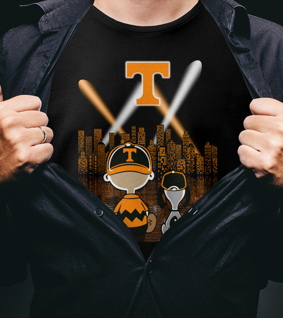 Tennessee Volunteers Snoopy And Charlie City Lights T-Shirt