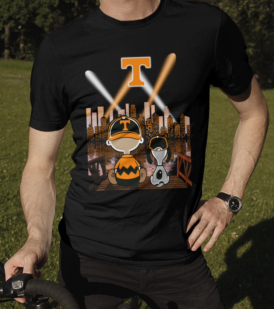 Tennessee Volunteers City Night Skyline With Iconic Cartoon Characters T-Shirt
