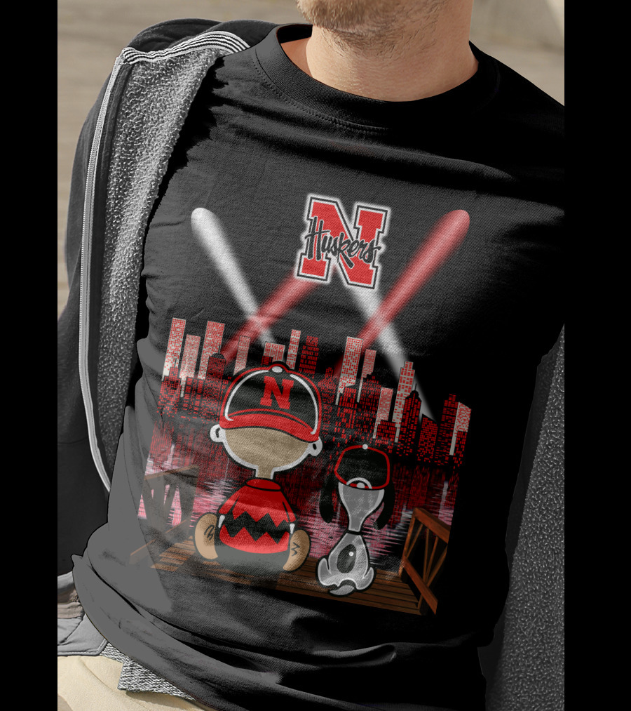 Nebraska Cornhuskers Huskers N City Skyline At Night With Peanuts Characters Charlie Brown And Snoopy T-Shirt
