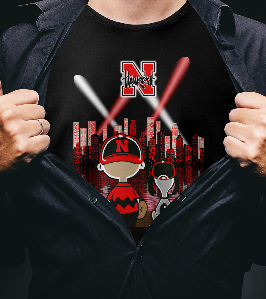 Nebraska Cornhuskers Huskers N City Skyline At Night With Peanuts Characters Charlie Brown And Snoopy T-Shirt